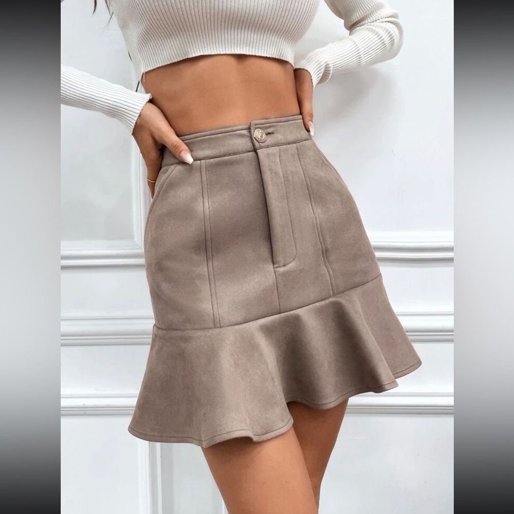 SHEIN Slant Pockets Ruffle Hem Suedette Skirt